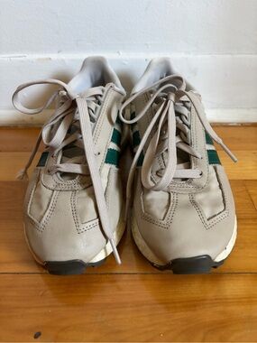 Adidas Beige Sneakers with Green Stripes Size 6